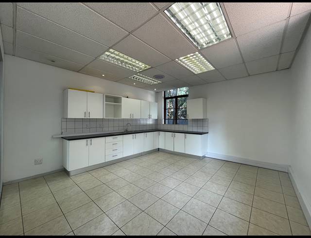 489M² OFFICE TO LET IN SANDTON CENTRAL